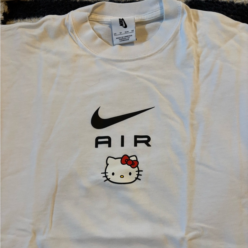 Hello Kitty x Nike Unisex tshirt